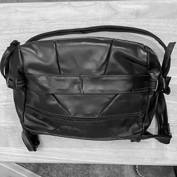 Women's shoulder bag, dark chocolate, fine leather - Picture 2 of 3